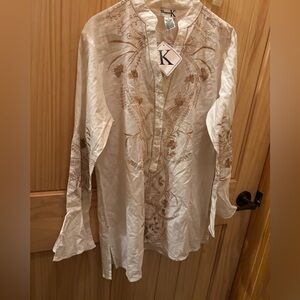 White Embroidered Tunic w/ bell sleeves size large-nwt